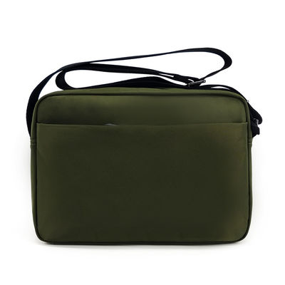 Tas Crossbody Nylon Hijau Disesuaikan Waterproof Dengan Aksesoris Logam