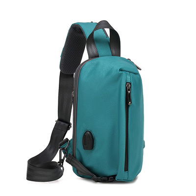 Tas Crossbody bahu santai dengan penutupan ritsleting material tahan air