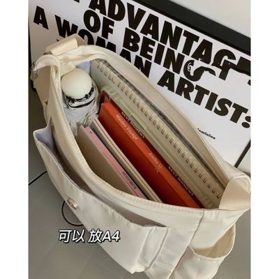 Polyester Lining Crossbody Sling Bag 15L Kapasitas Dengan 2 Kantong